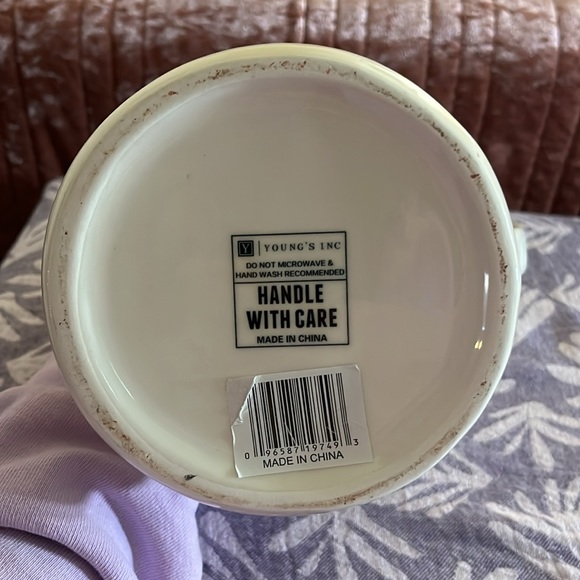 7" x 4.75" x 9.5" - pitcher Never Used - Picture 8 of 9